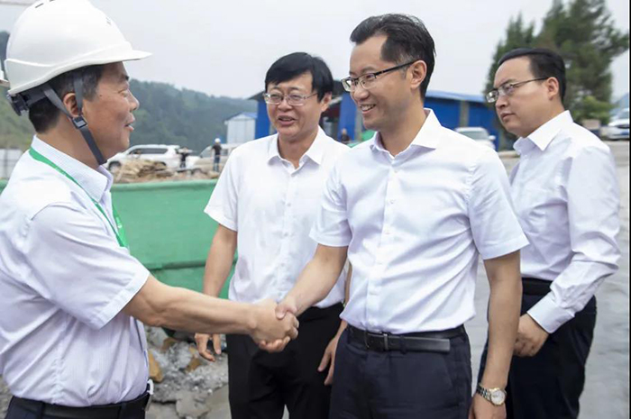 巴中市委副书记、市政府副市长、代市长高鹏凌到汉巴南铁路6标调研