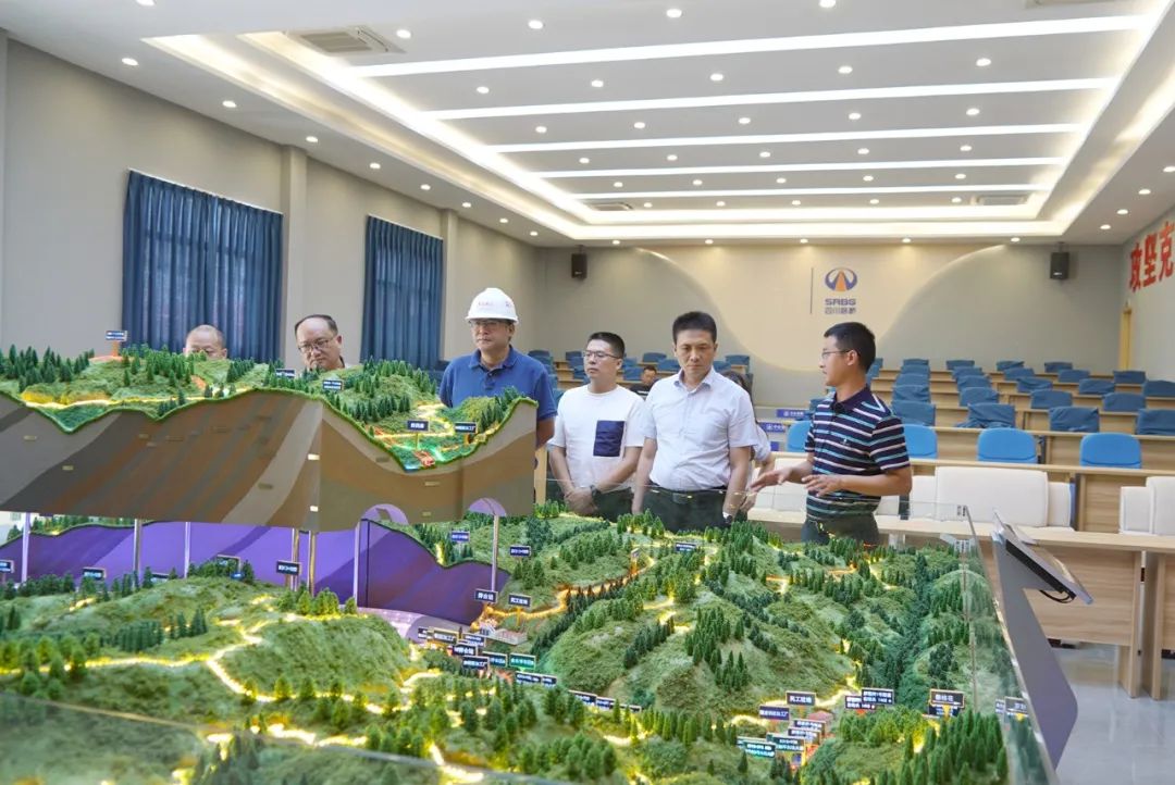 四川路桥党委委员、纪委书记朱年红到宁攀高速ZCB1-7/8分部检查指导工作