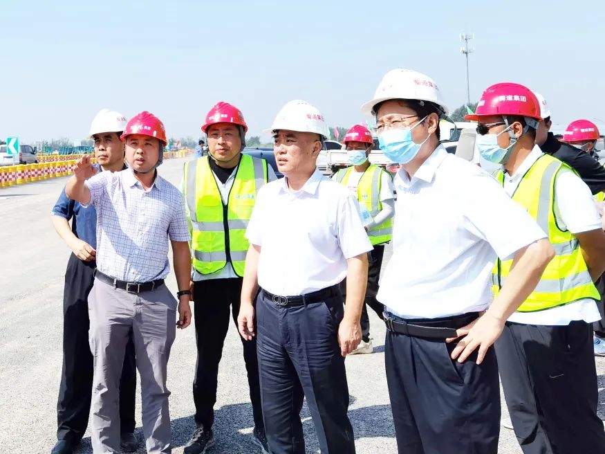 河北省交通运输厅党组成员、副厅长侯智敏深入石家庄东站、南站改建工程项目检查指导工作
