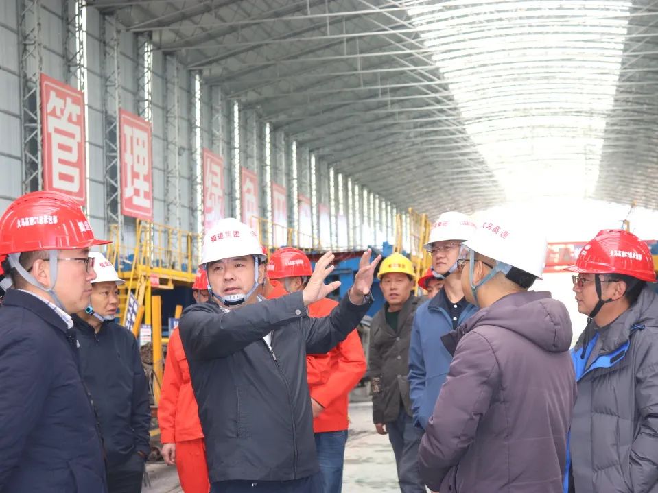 川交公司党委副书记、董事、总经理杜江林到久马高速公路C1总承包项目检查指导工作