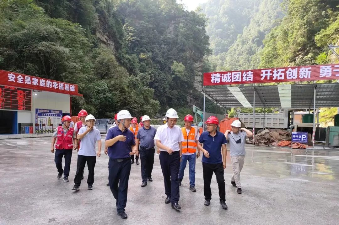 四川路桥党委委员、纪委书记朱年红赴宜金高速公路XJ6项目检查指导工作