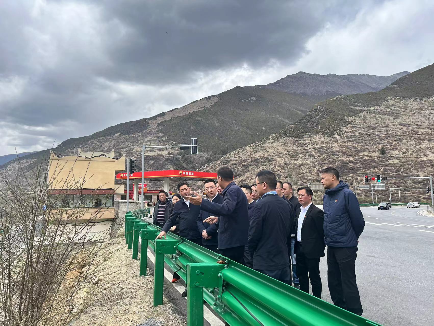 阿坝州委常委、州纪委书记、监委主任袁震到都四山地轨道交通项目DSZH标检查指导工作