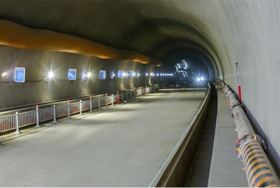 河南郑西高速尧栾段YLTJ-1项目尧山隧道右线顺利贯通