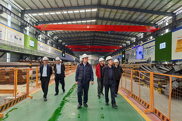 四川路桥党委副书记、董事赵志鹏赴康新高速项目开展安全检查、“夏送清凉”慰问暨汛期安全专题培训