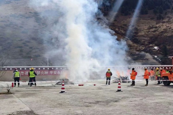 东龙路项目筑牢森林草原安全防线