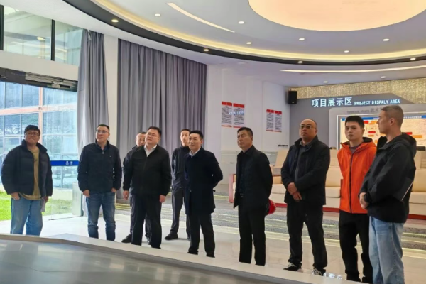 康定市委副书记、市长李森到康新高速项目检查防汛工作