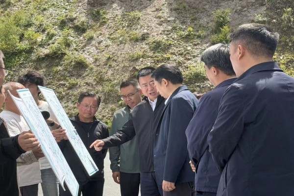 阿坝州州委副书记、州长焦杨赴都四轨道项目调研指导工作